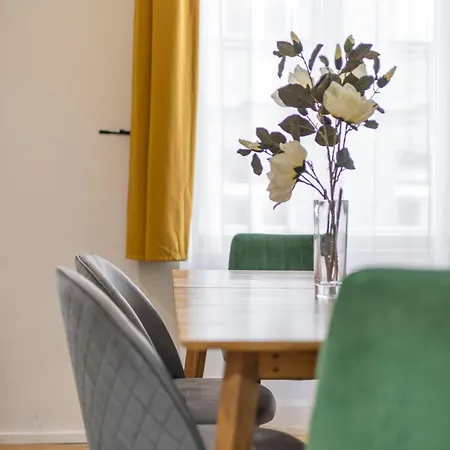 Charming & Elegant Grand Next To The Fashion St' Appartement *
