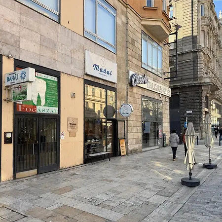Charming & Elegant Grand Next To The Fashion St'